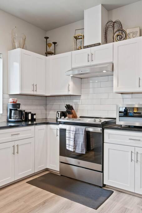 스포캔 Full Ada Unit - 2 Bed 2 Bath Unit Near Downtown 아파트 외부 사진
